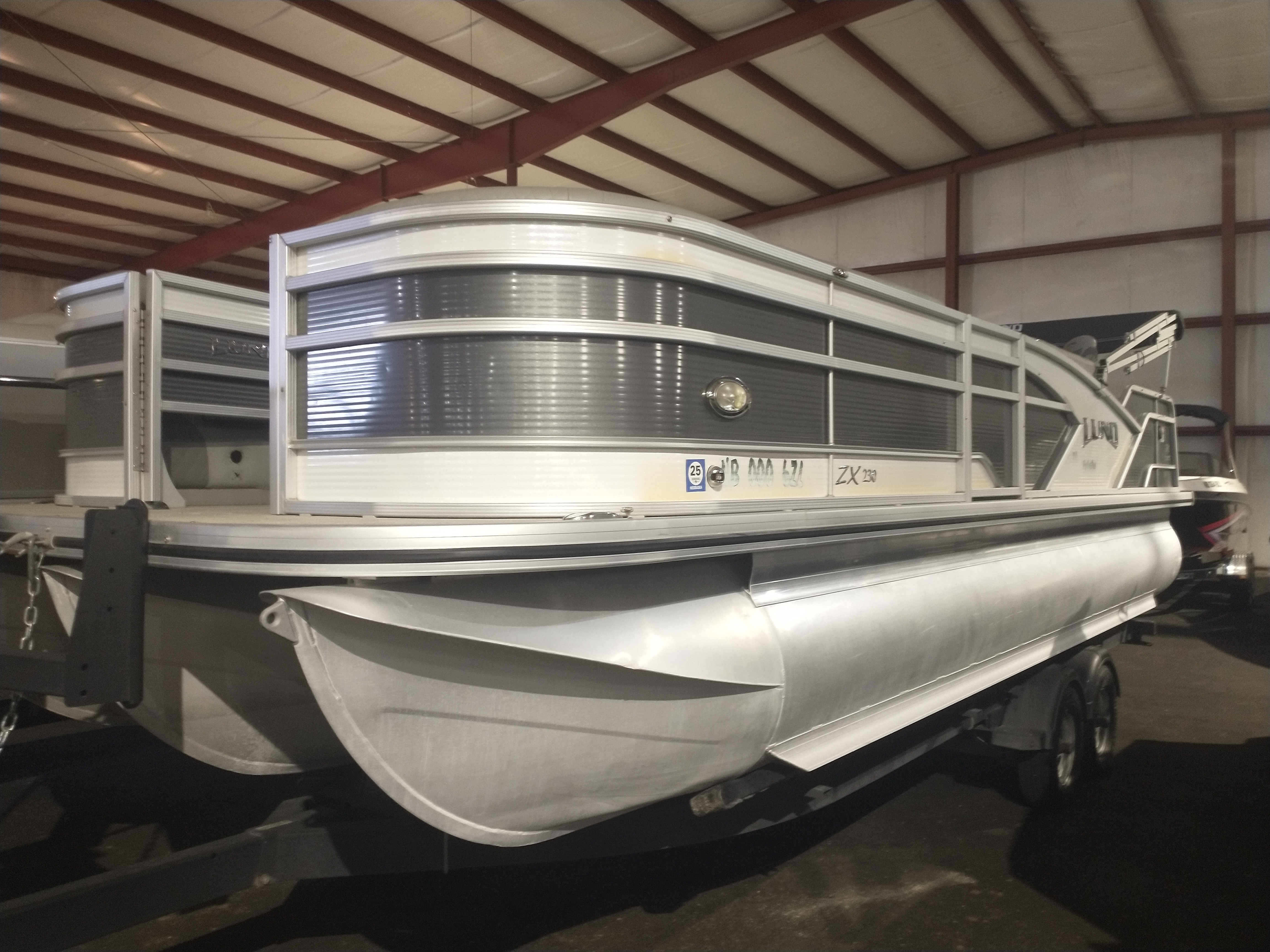 （'w' Used 2019 Lund ZX230 Fish Cruise for sale in Fremont