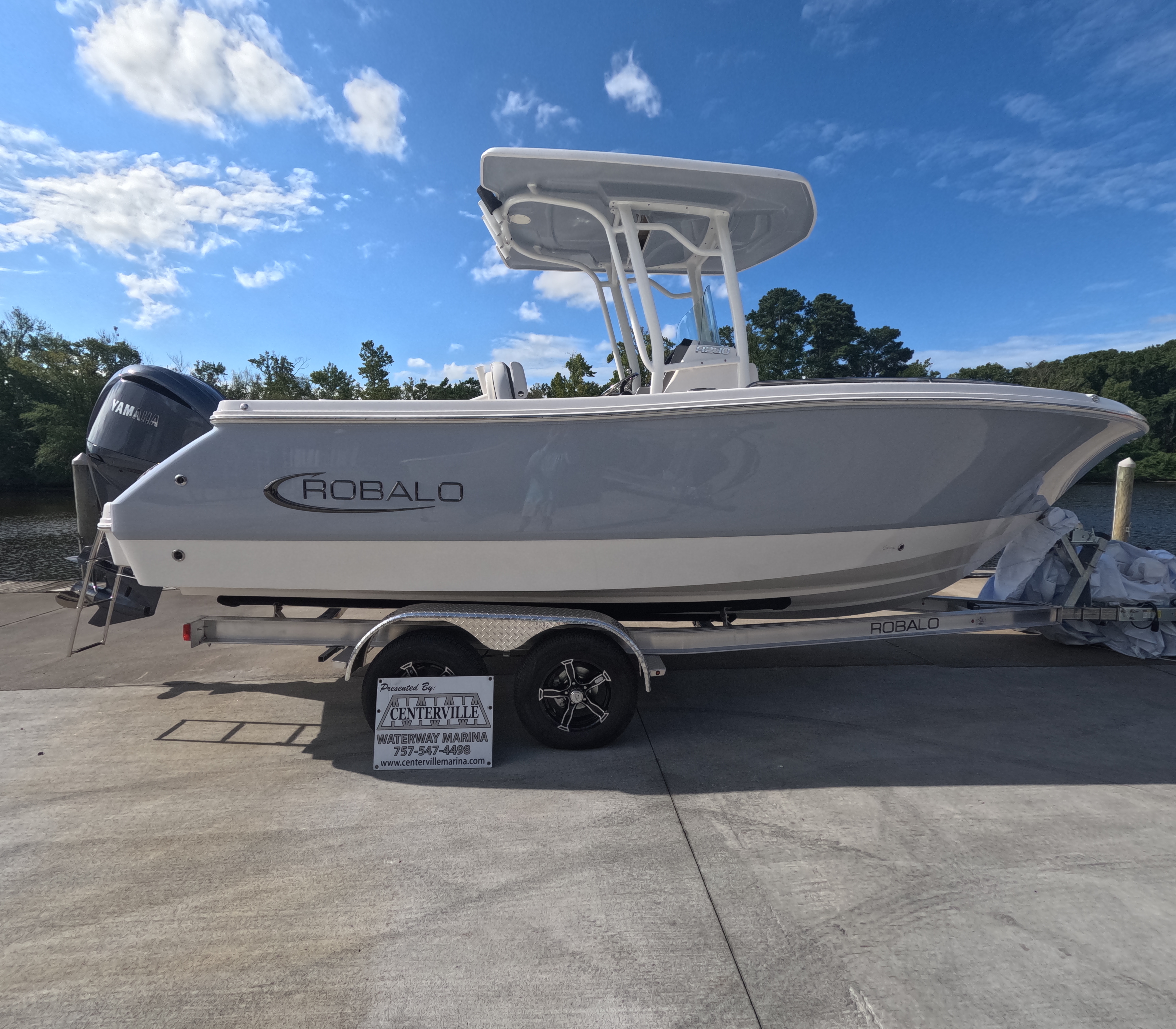 New Robalo Center Console R230 In Stock Trailer Included 2026 for sale ...