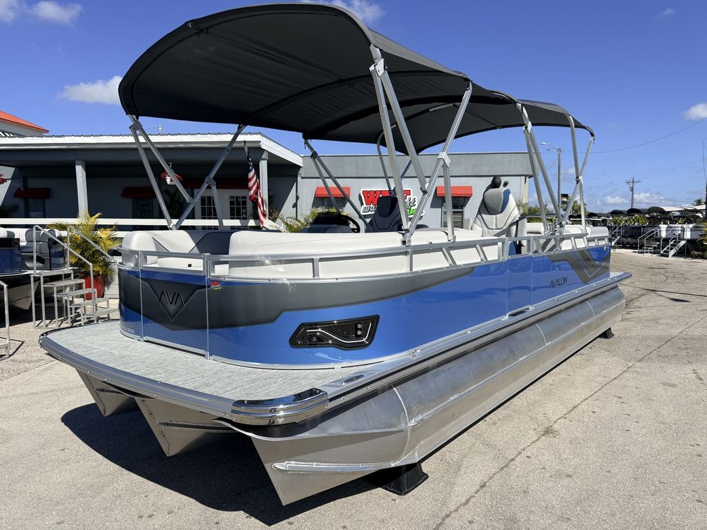 New Avalon 2585 Venture 85 Quad Lounger Tri Toon High Performance