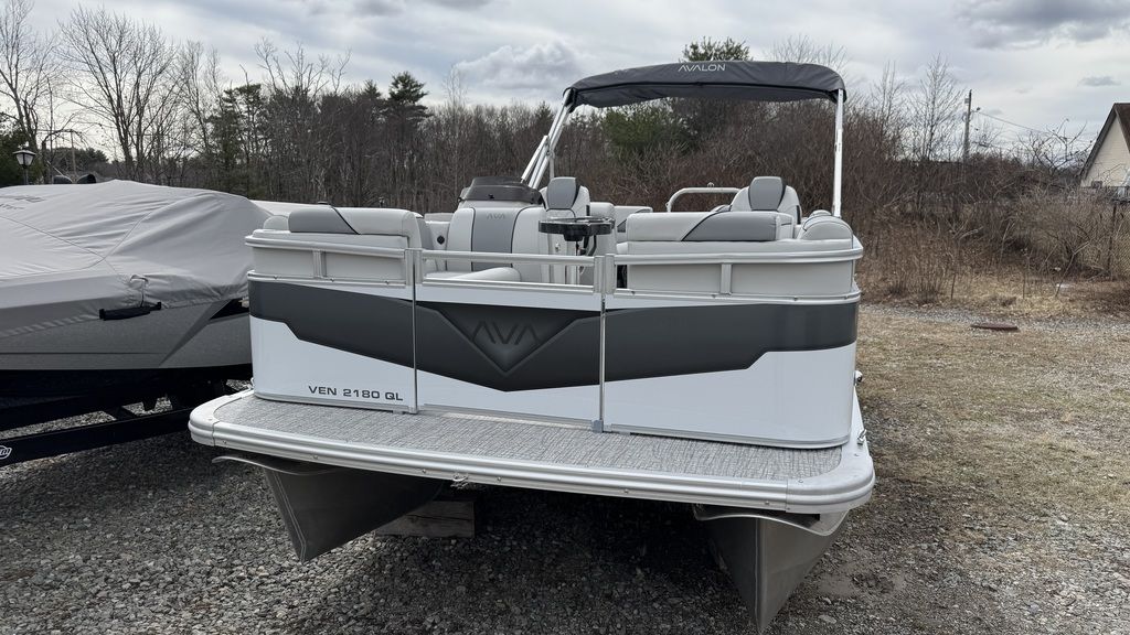 New Avalon Venture Quad Lounger 21 FT 2026 for sale in Middleton