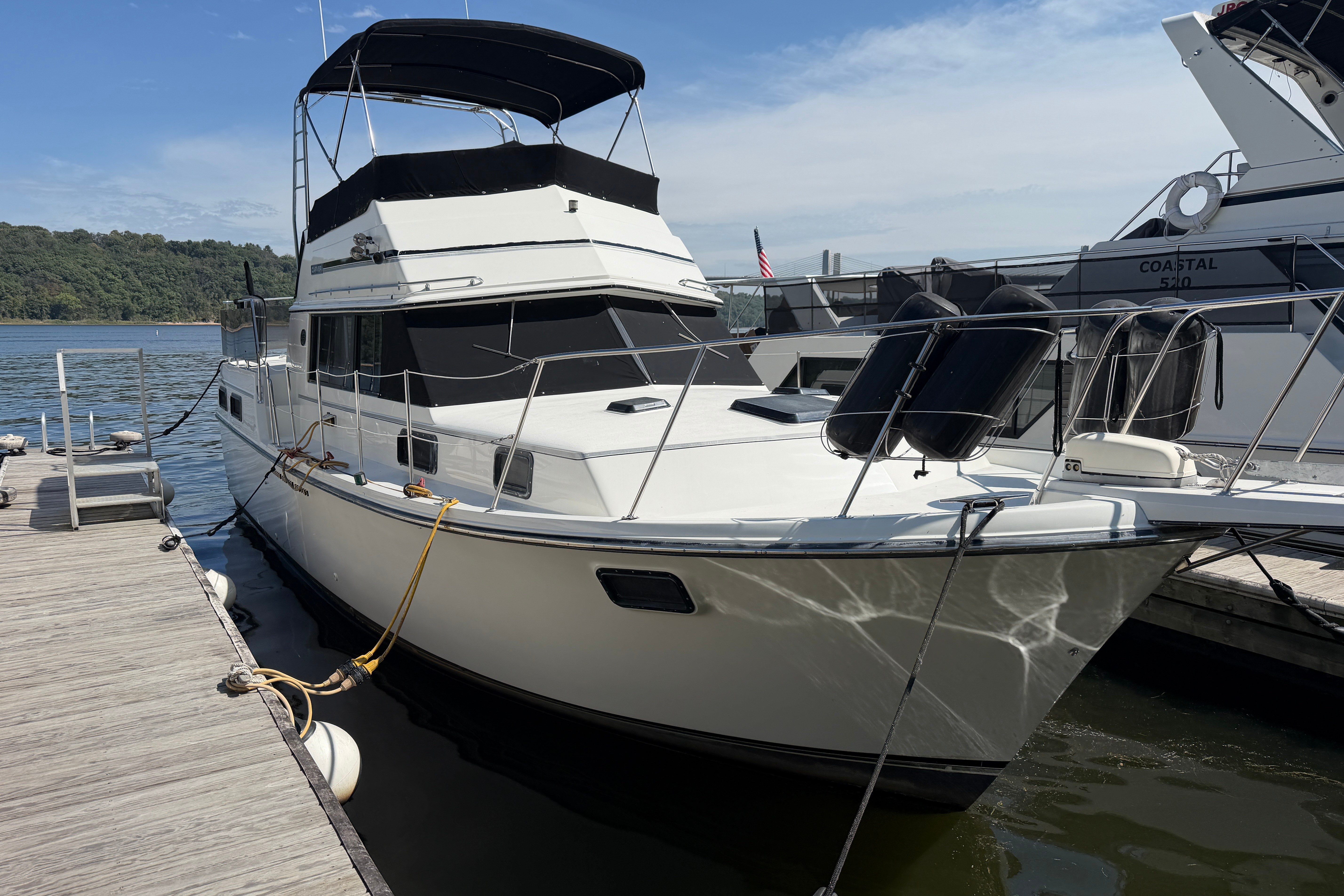 Used Carver 3607 Aft Cabin Motor Yacht 1989 for sale in Oak Park
