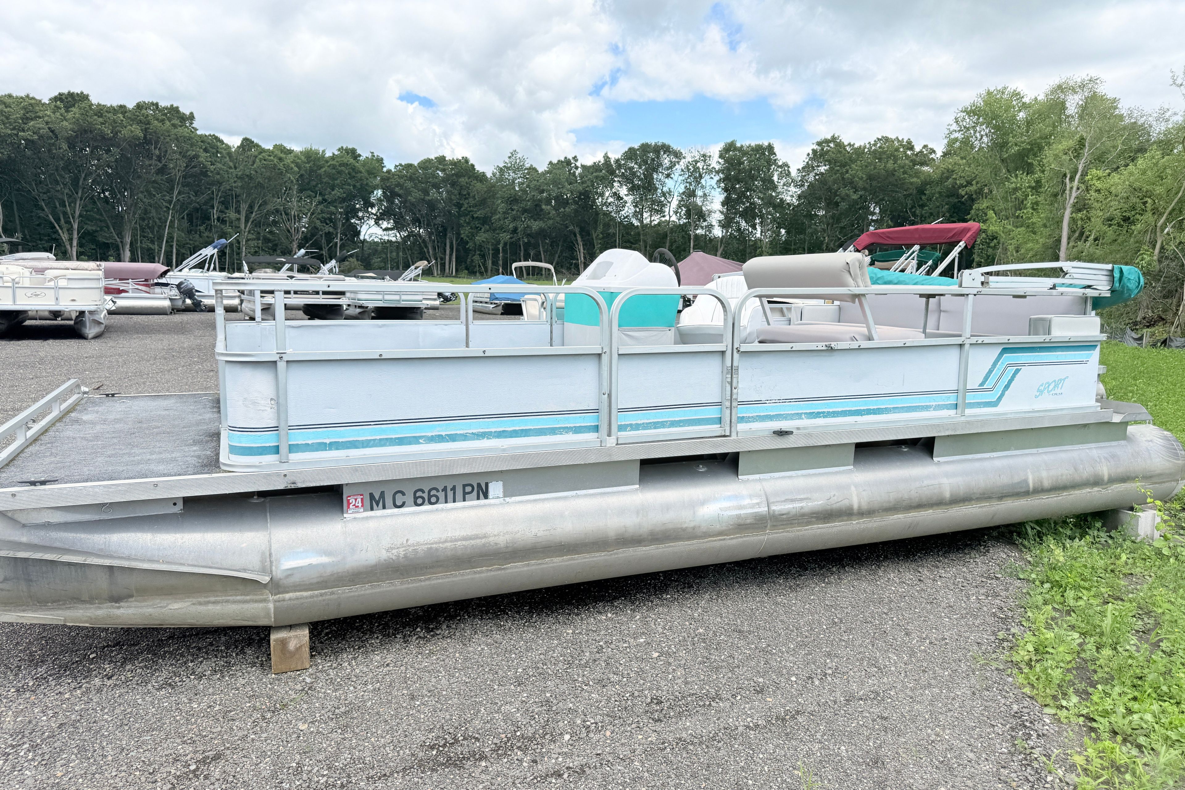 Used Crest Sport 1993 for sale in Clarklake, Michigan - Boatzon.com
