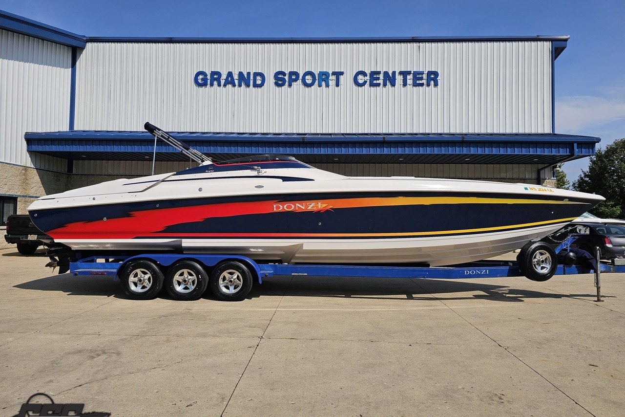 Used Donzi 38 ZX 2002 for sale in Lake in the Hills, Illinois