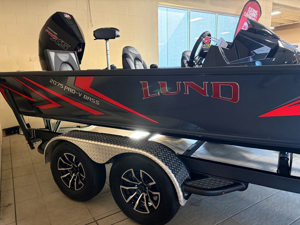 【ほぼ未使用】定価約4.5万円 ロエベ ワインレッド 水着 海パン サイズXS New Lund 2075 Pro V Bass XS 2026 for sale in Rogers, Minnesota