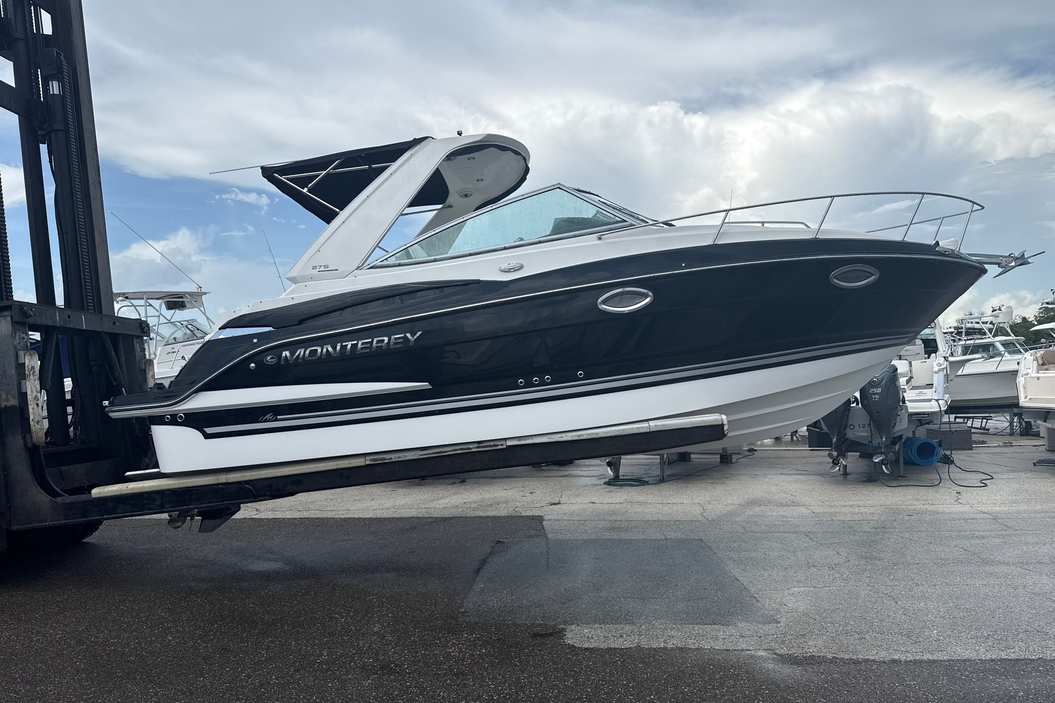 Used Monterey 275 Sport Yacht 2015 for sale in Greater Northdale