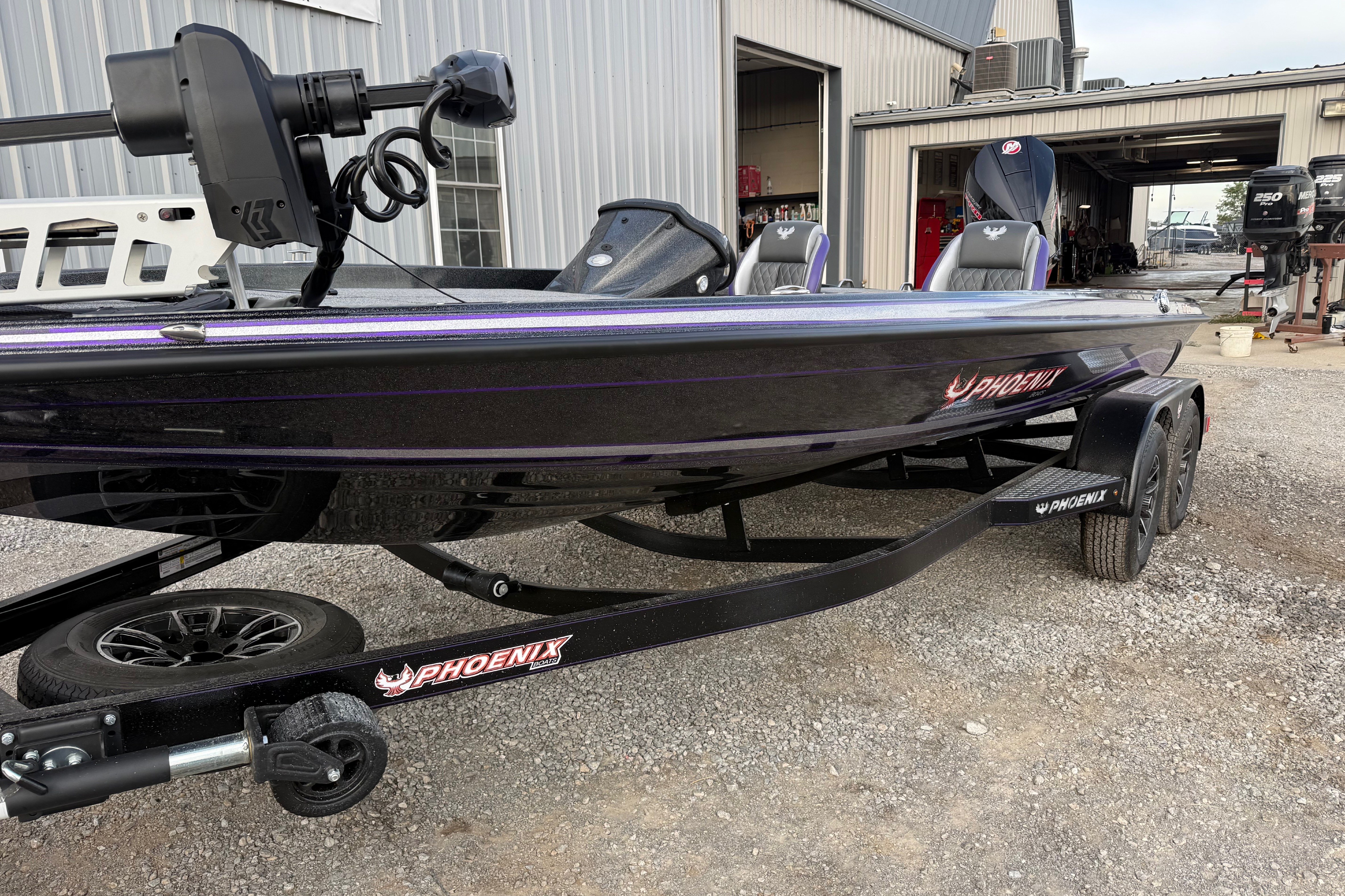 F10老船ドックへ New Phoenix 721 ZXL 2027 for sale in Lancaster, Kentucky - Boatzon.com