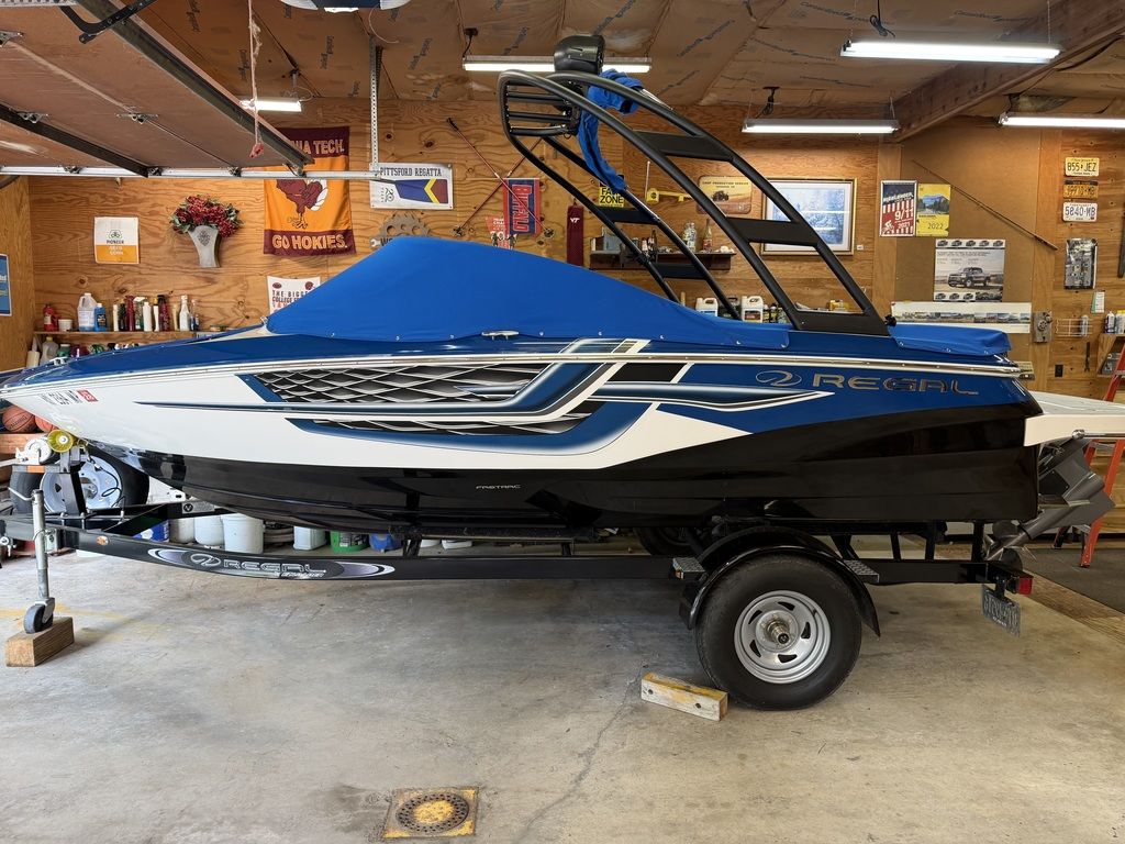 Used Regal 19 Surf 2018 for sale in Canandaigua, New York
