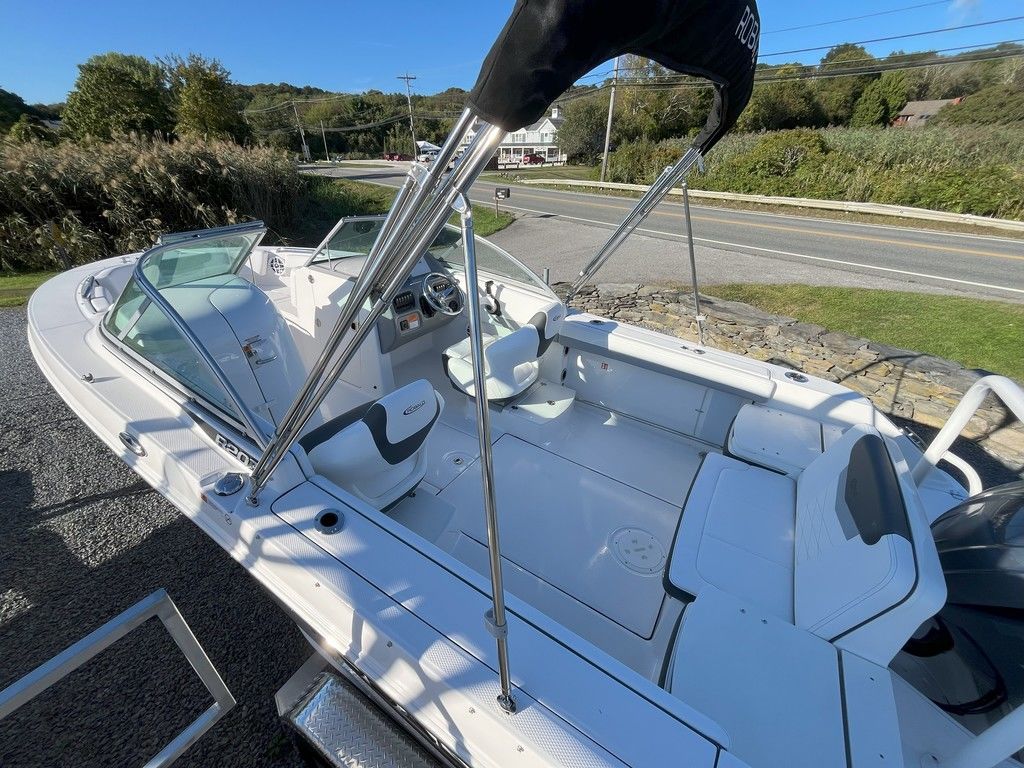 New Robalo R207 2026 for sale in Tiverton, Rhode Island - Boatzon.com