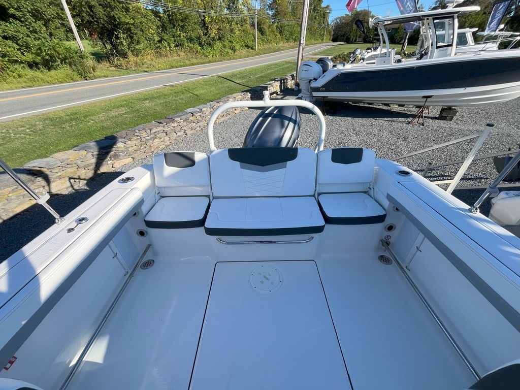New Robalo R207 2026 for sale in Tiverton, Rhode Island - Boatzon.com