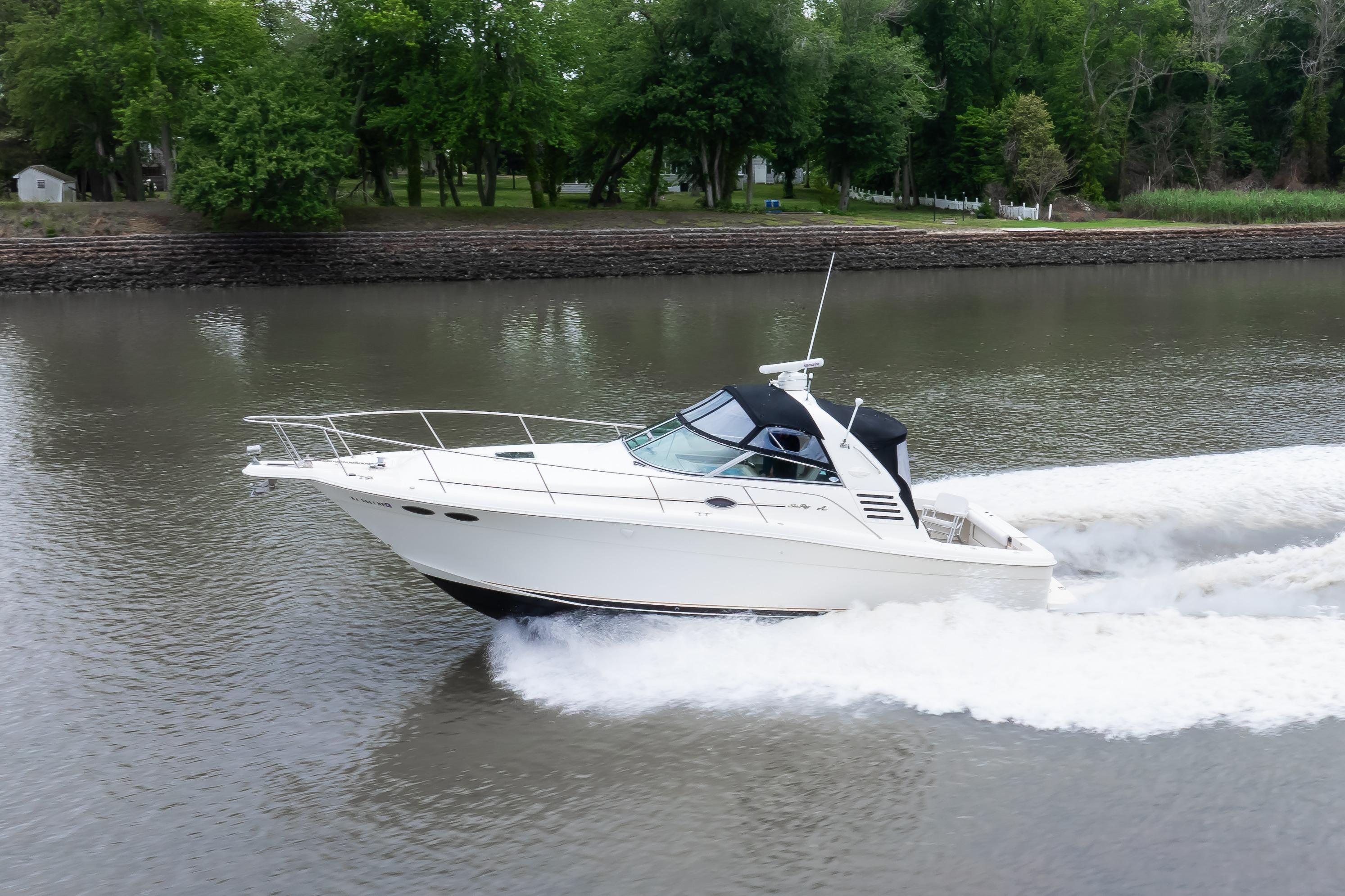 Used Sea Ray 330 Express 1998 for sale in Jupiter, Florida
