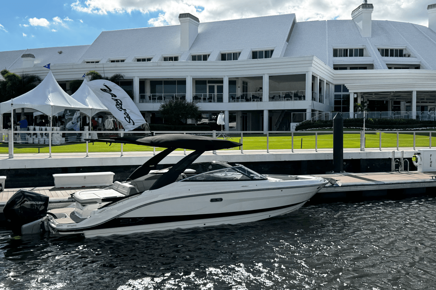 New Sea Ray SLX 260 Outboard 2025 for sale in Jupiter, Florida