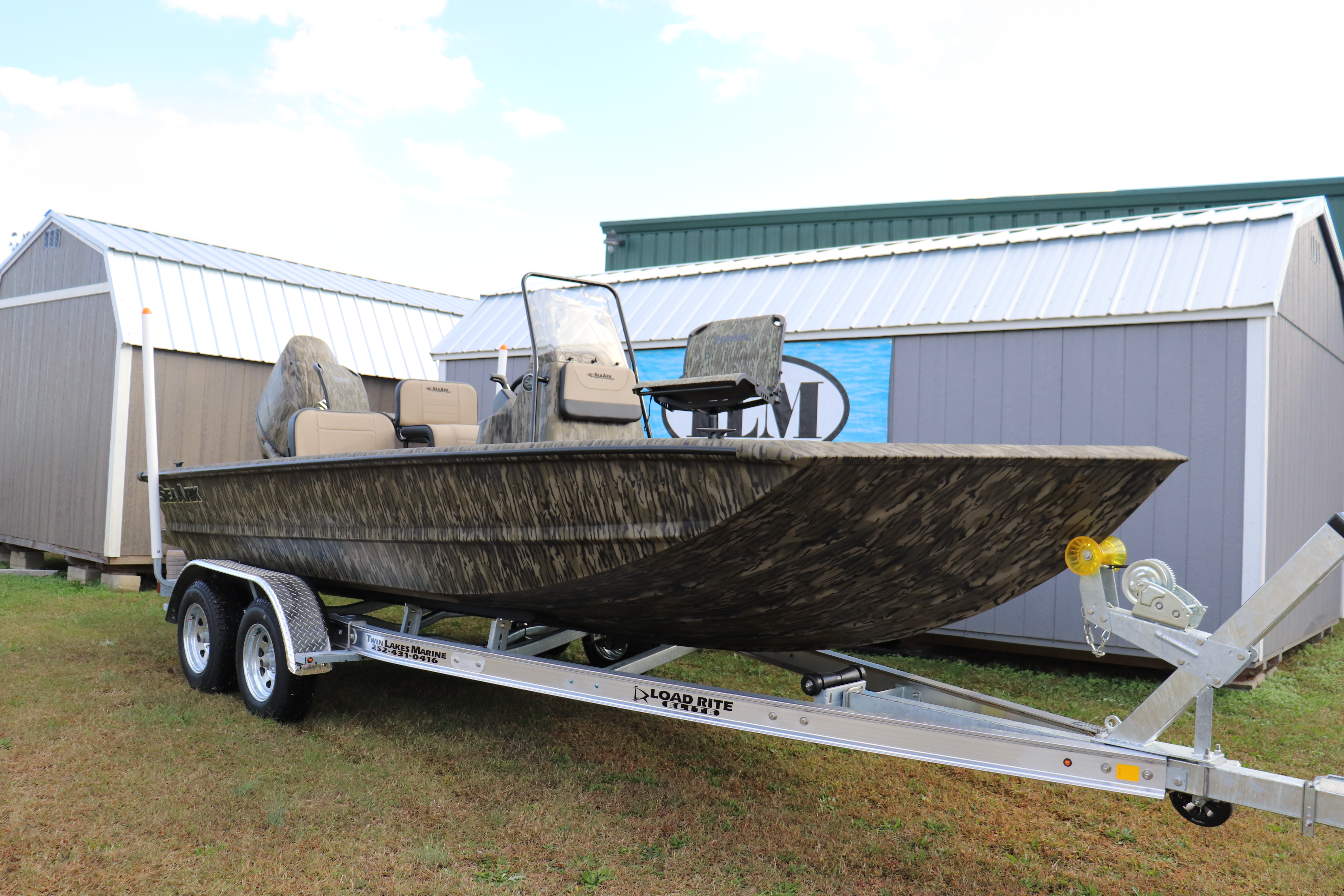 MS 船舶ゼロデッキシルバー。 New SeaArk 1660 MVT CC 2026 for sale in Henderson, North Carolina