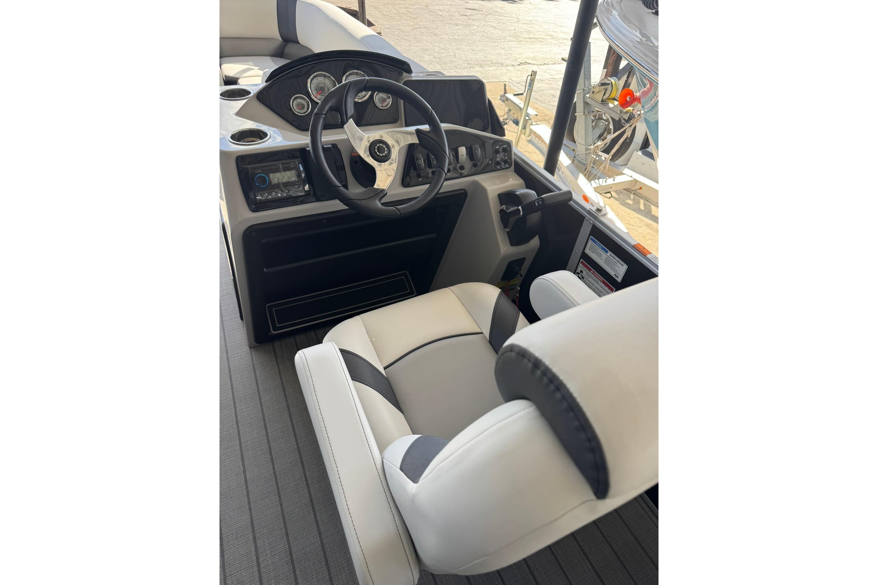 New SunCatcher Select 20RC 2025 for sale in Orlando, Florida New SunCatcher Select 20RC 2025 for sale in Orlando, Florida
