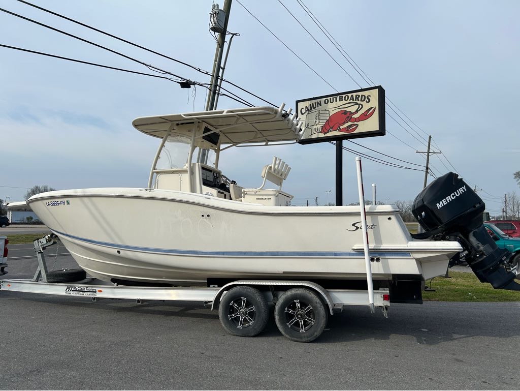 Used 1988 Mako 231 Center Console for sale in Marrero