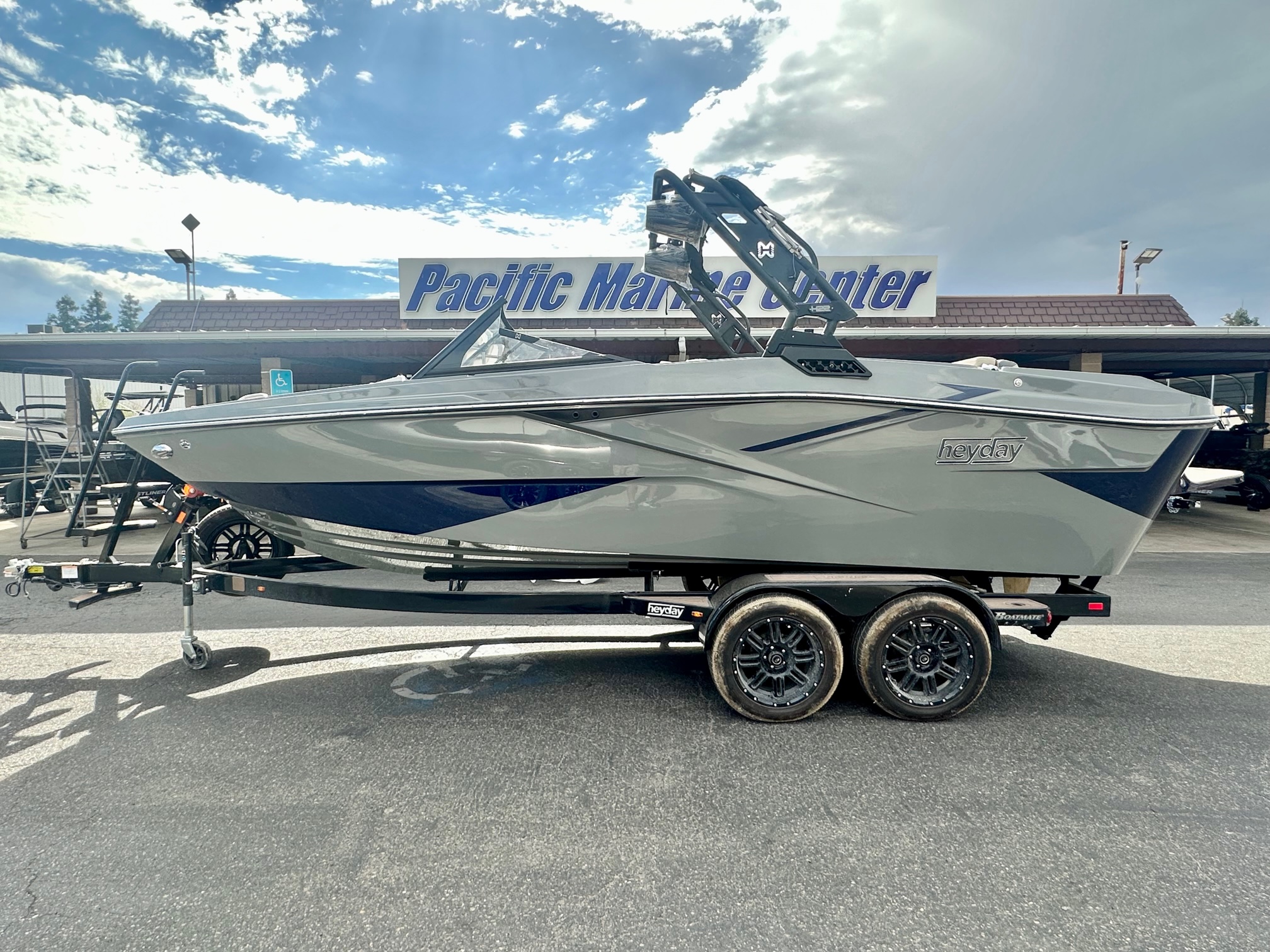 【新品未使用✨】VESSEL 2024年モデル New 2024 Heyday H22 w 62L 370HP Mercury for sale in madera