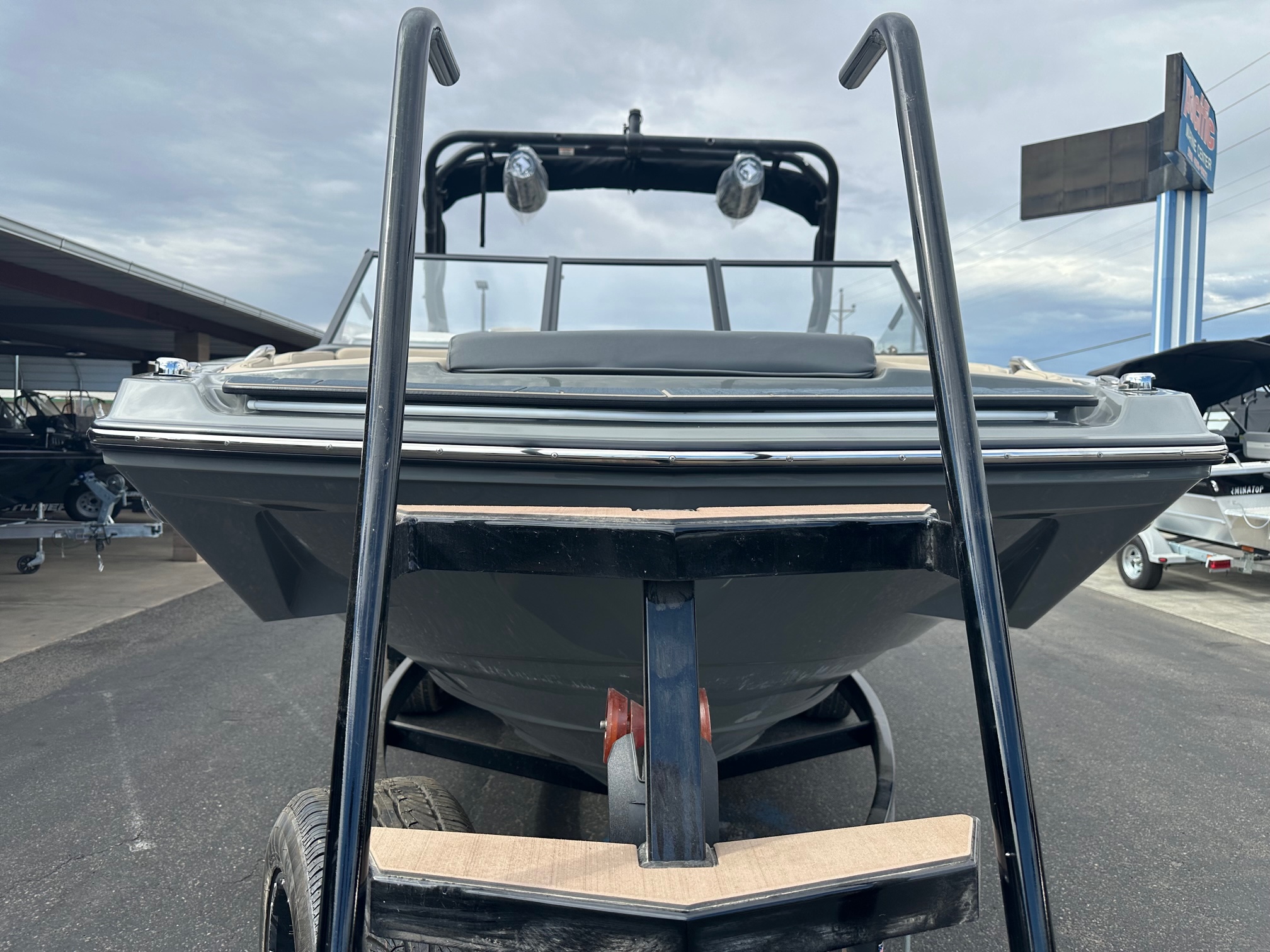 New 2024 Heyday H22 w 62L 370HP Mercury for sale in madera