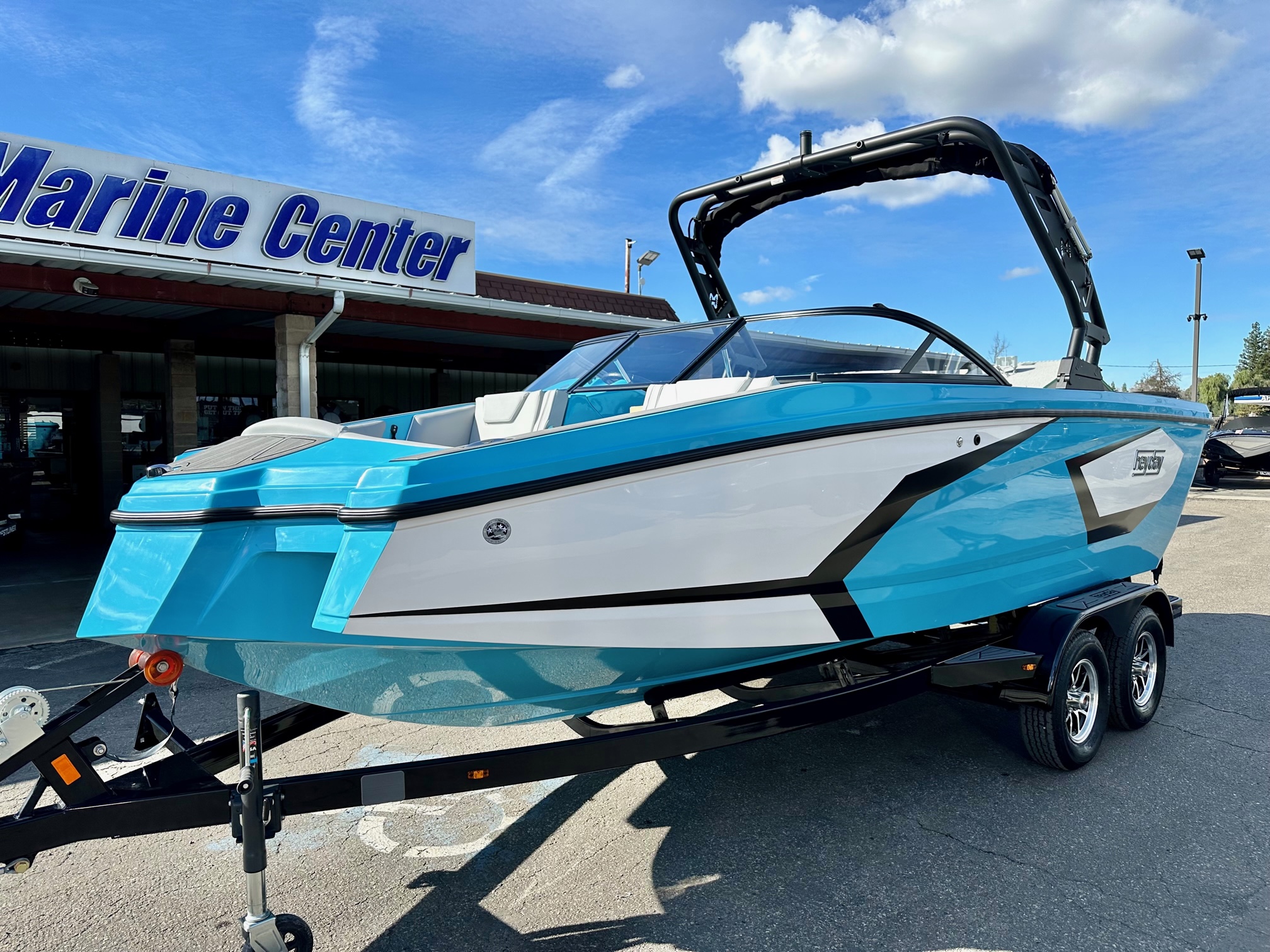 New 2024 Heyday WT2DC 62L Mercury w 320 HP for sale in madera