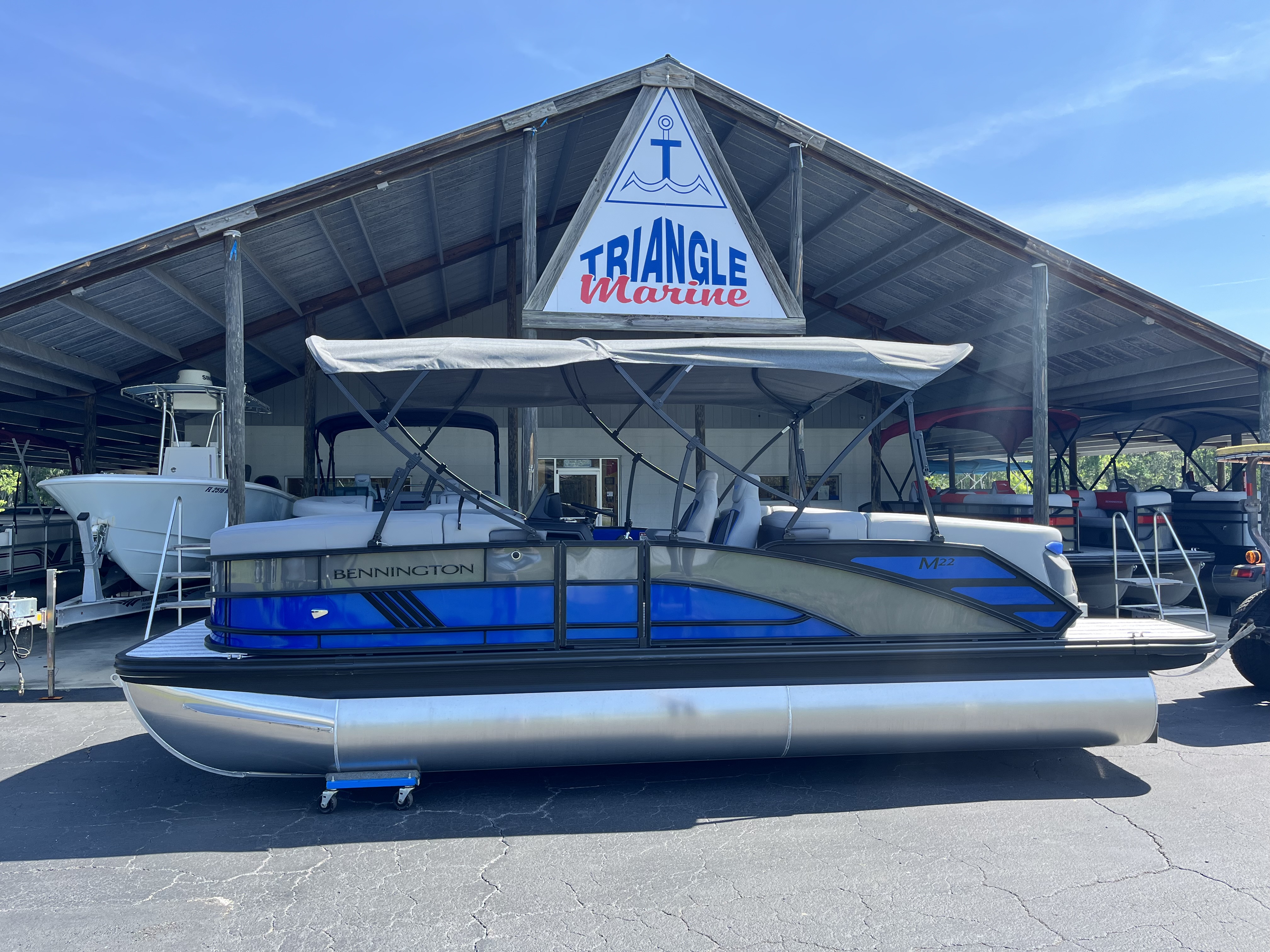 New 2025 Bennington M Series 22 MFB w Yamaha 175 VMAX SHO