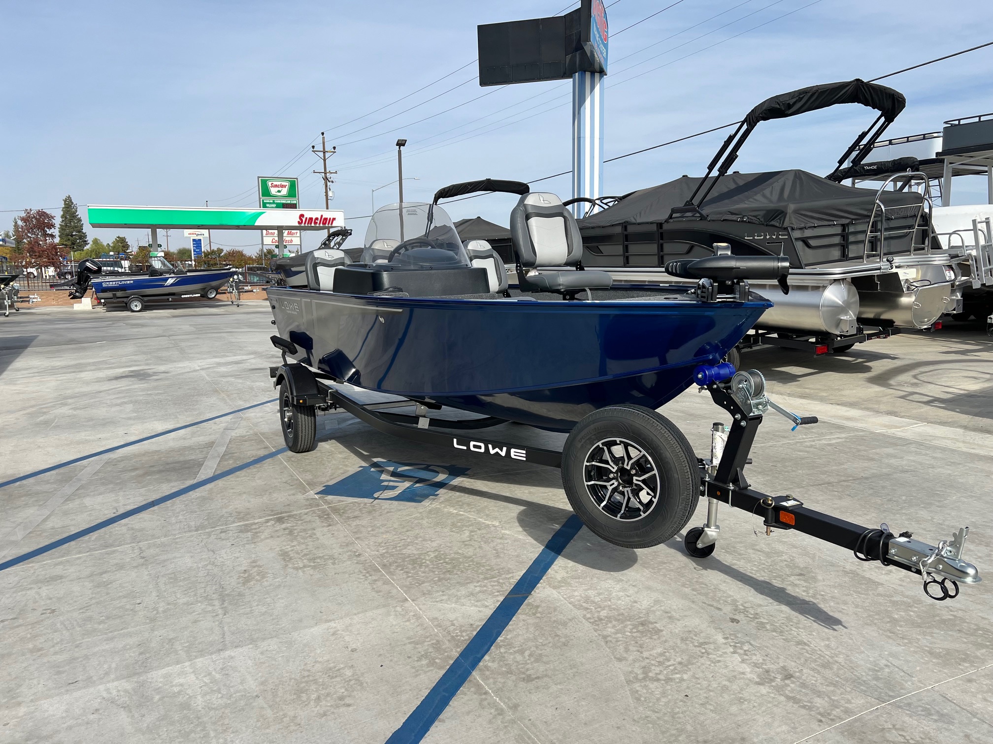 New 2025 Lowe Fishing Machine Side Console FM 1675 SC W Mercury