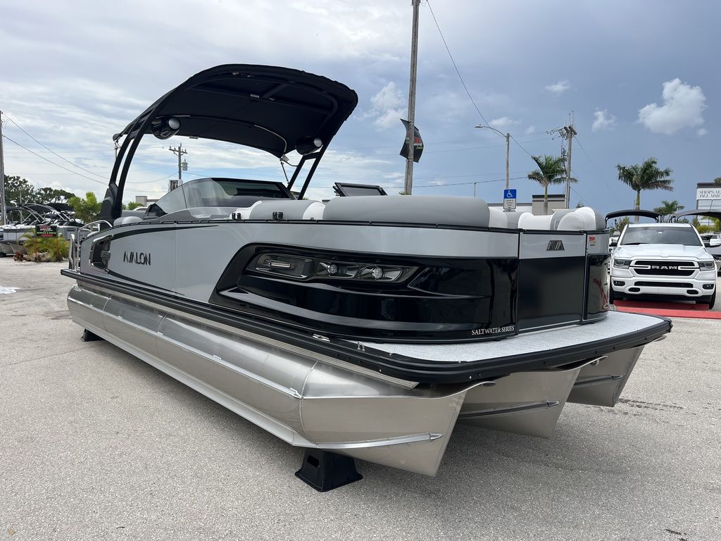 New Avalon 2785 Excalibur LTD Quad Lounge Windshield Twin