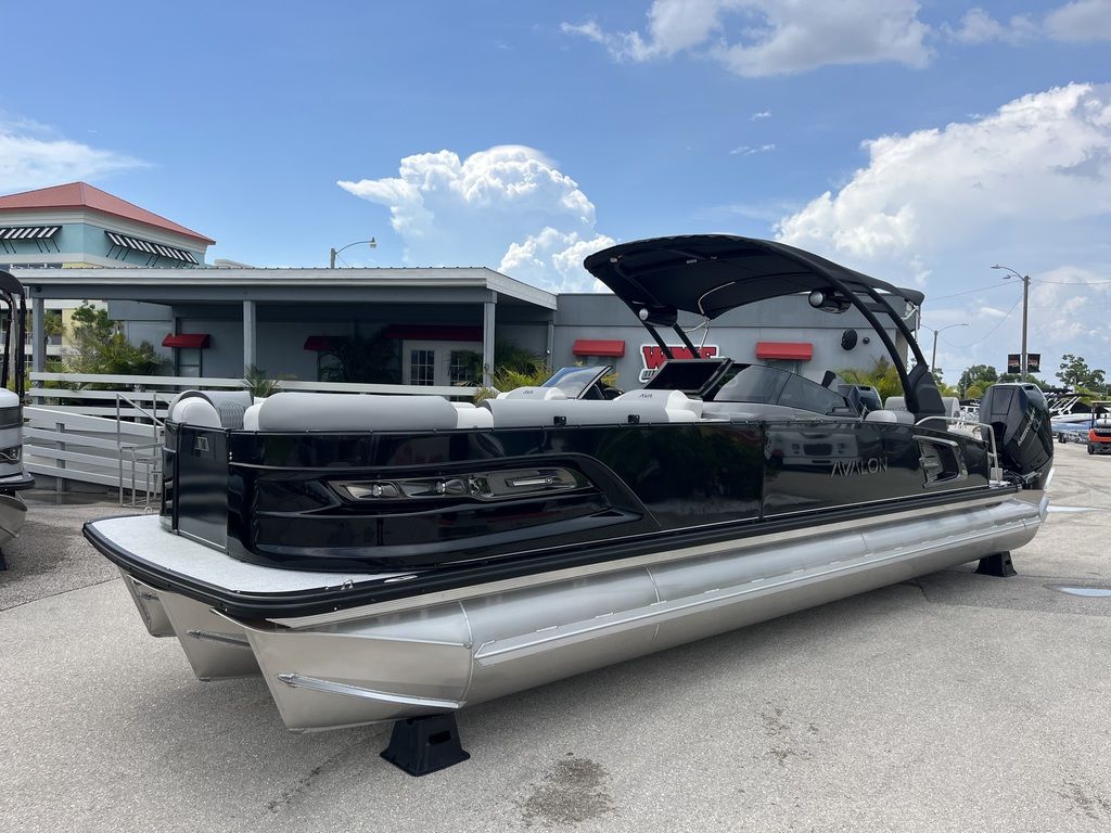 New Avalon 2785 Excalibur LTD Quad Lounge Windshield Twin Mercury