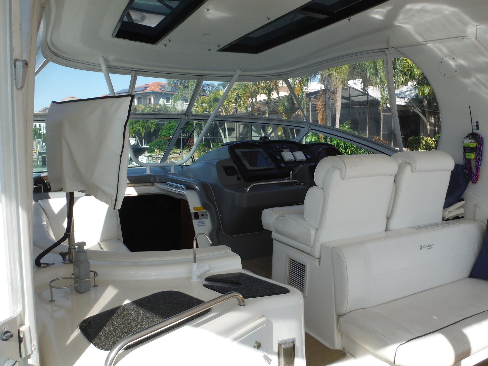 Used 2005 Cruisers Yachts 455 Express Motoryacht for sale in tierra