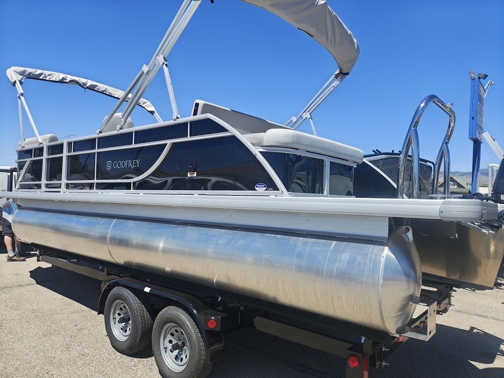 godfrey-pontoons-xperience-