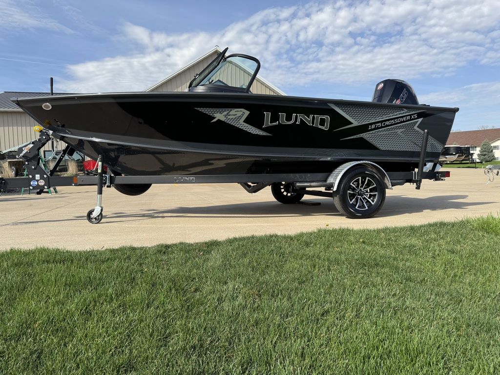 New Lund 1875 Crossover XS Sport 2025 for sale in Davenport, Iowa