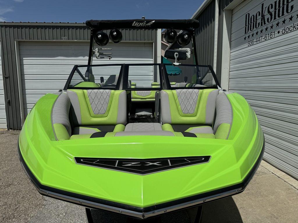‪†‬ Wheel Chock compatible with Kawasaki ZX-6R Front Stand