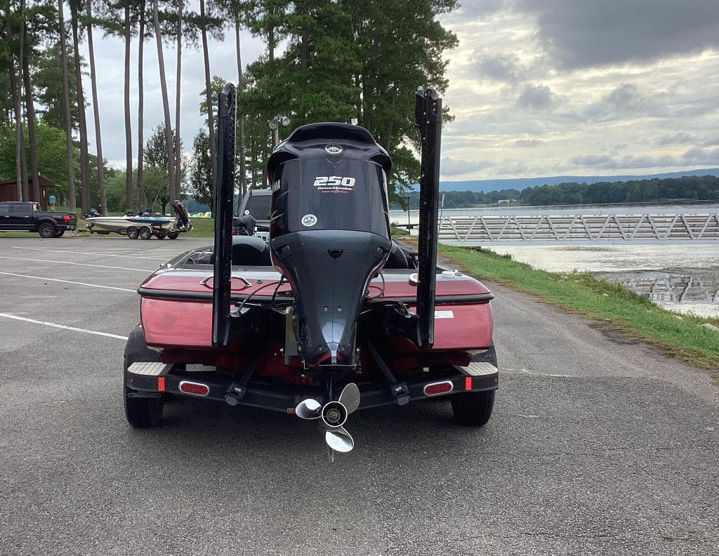 Used SKEETER BOATS ZX 20 WVF250LA WTRLR 2013 for sale in