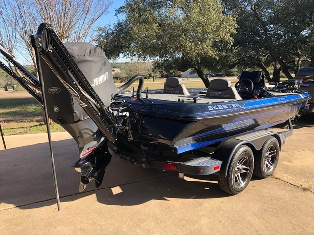 Used SKEETER BOATS ZX 225 2020 for sale in dripping springs, Texas