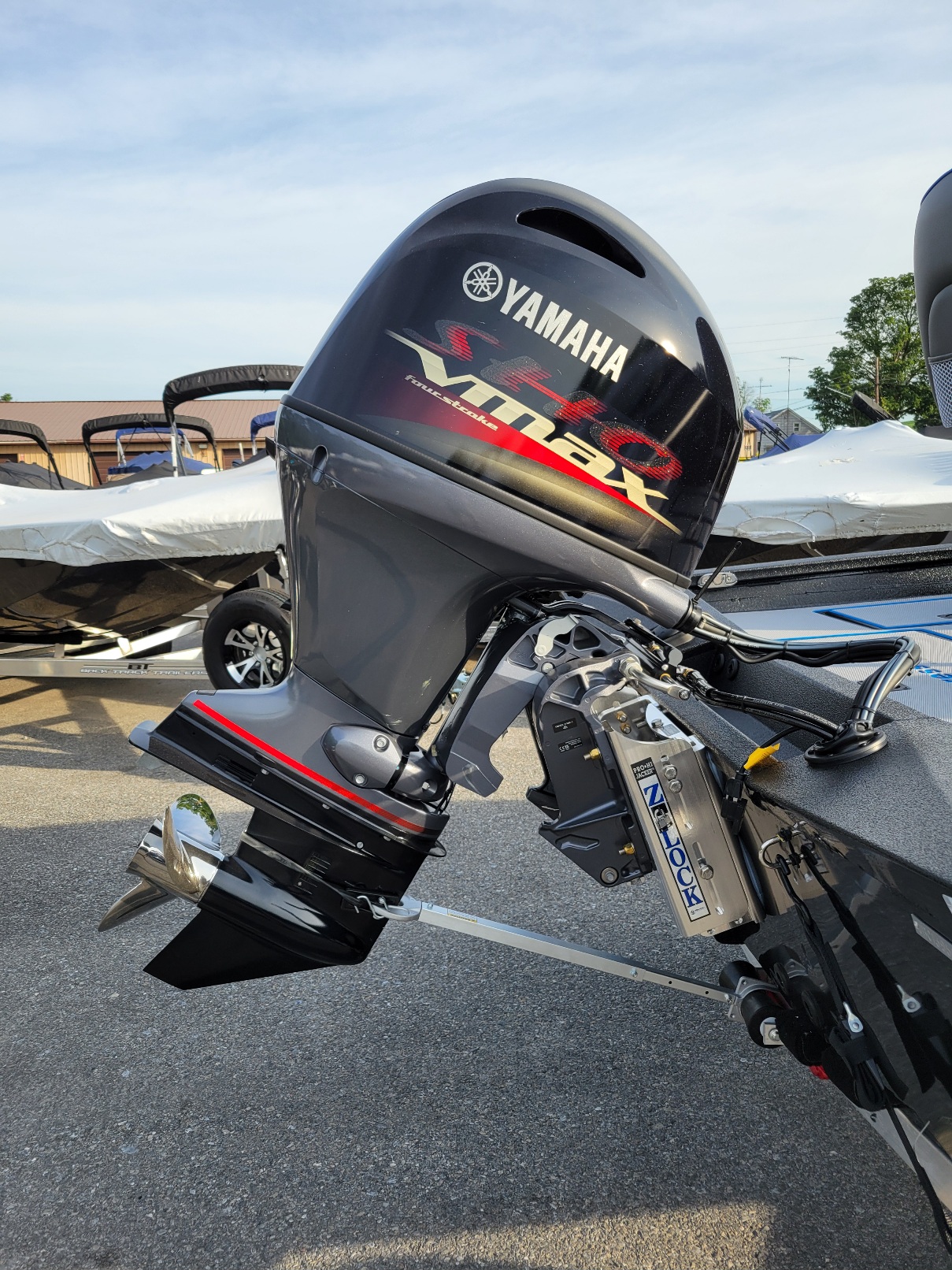 New Xpress H17C 17 Crappie w Yamaha Vmax 90 SHO In stock 2025 for