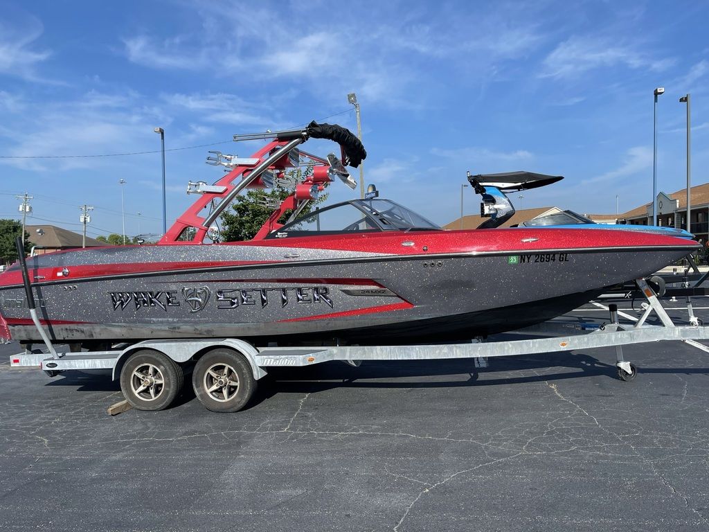 Used Malibu Boats Wakesetter 24 MXZ 2013 for sale in mooresville