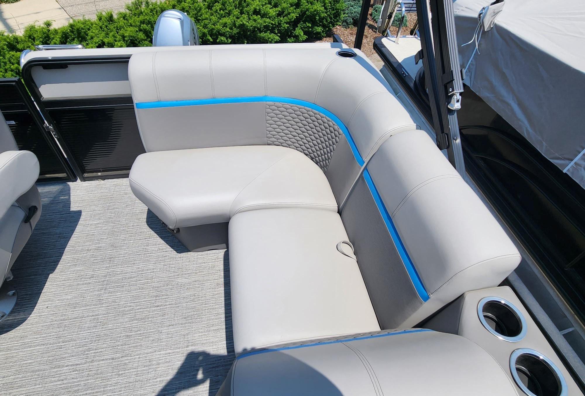 New 2023 Qwest Pontoons Qwest 816 LANAILT for sale in sylvan lake