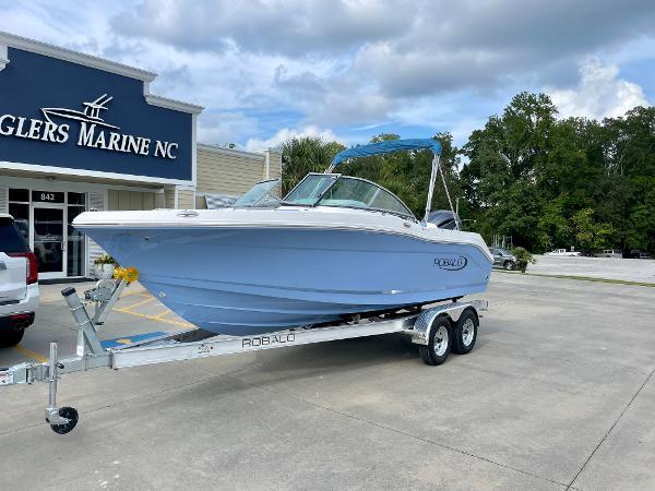 2024 Robalo R207 New Robalo R207 Dual Console 2024 for sale in null, North Carolina ...