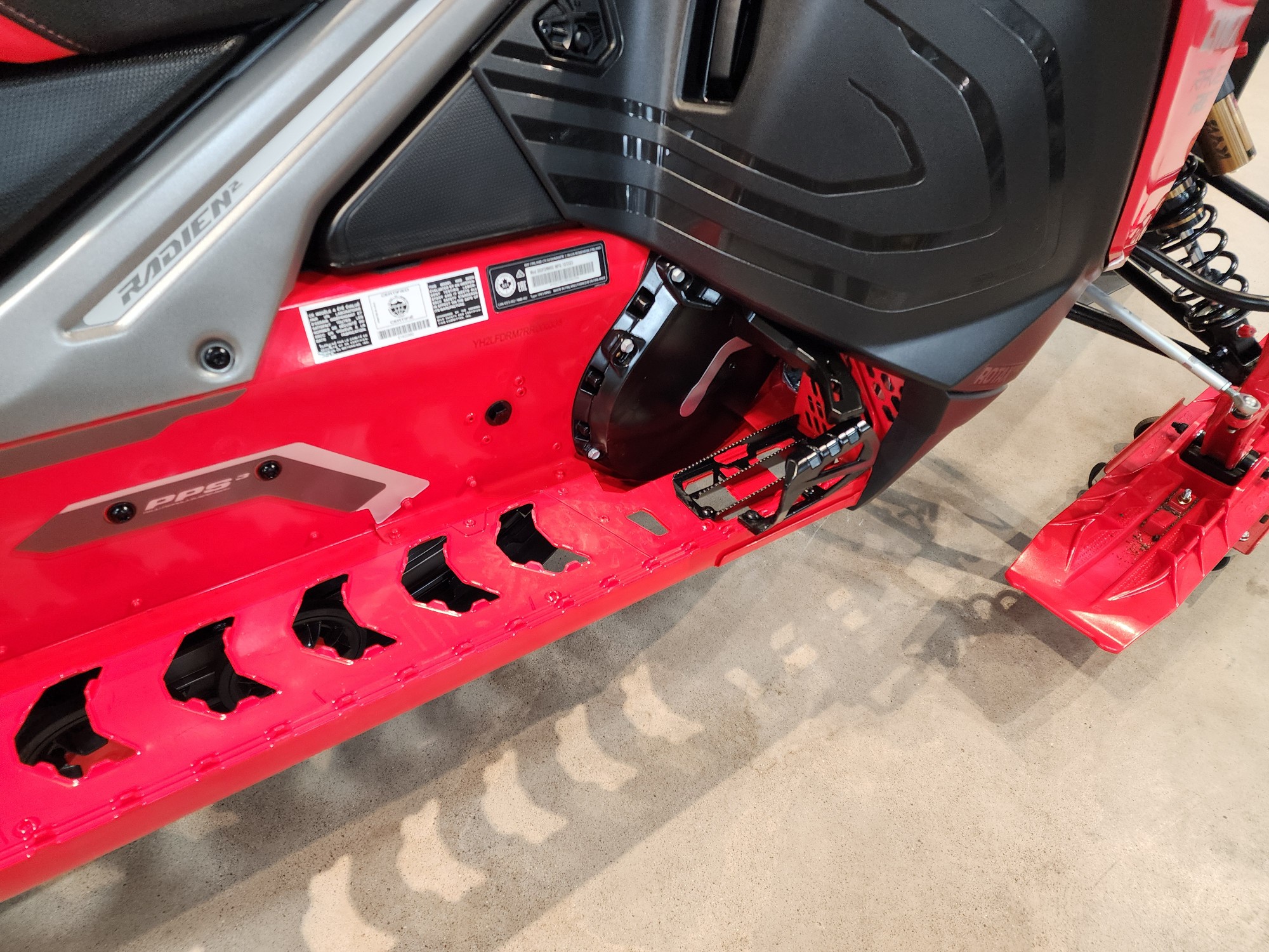 New 2024 Lynx RAVE RE 850 E BK 137 12IR HUB 24 for sale in