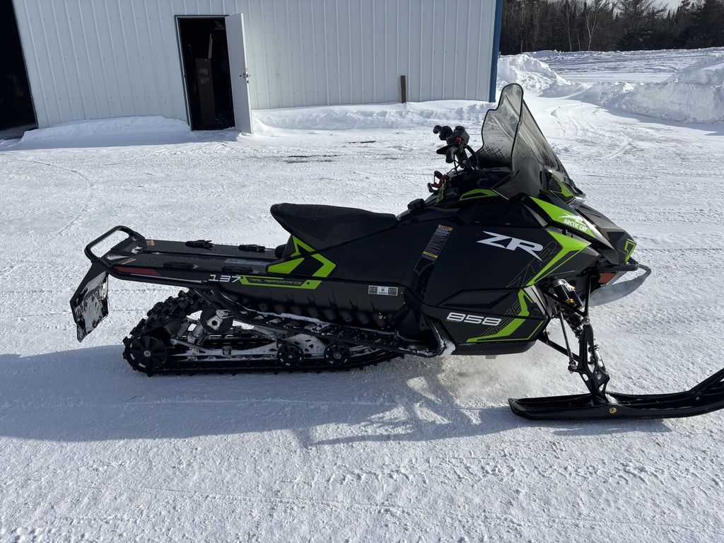 New Arctic Cat® ZR 858 Sno Pro 137125 Push Button Sport Gauge 2026