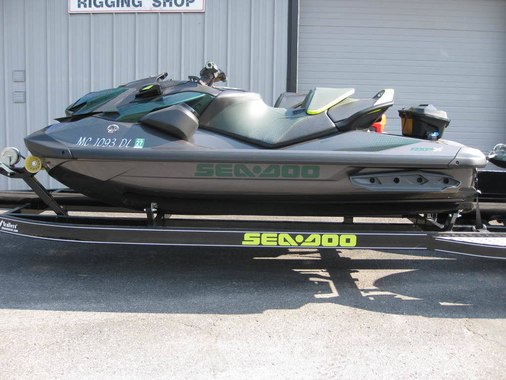 Used BRP SEA-DOO RXPX APEX 300 TECH PKG EXCLUSIVE RACING