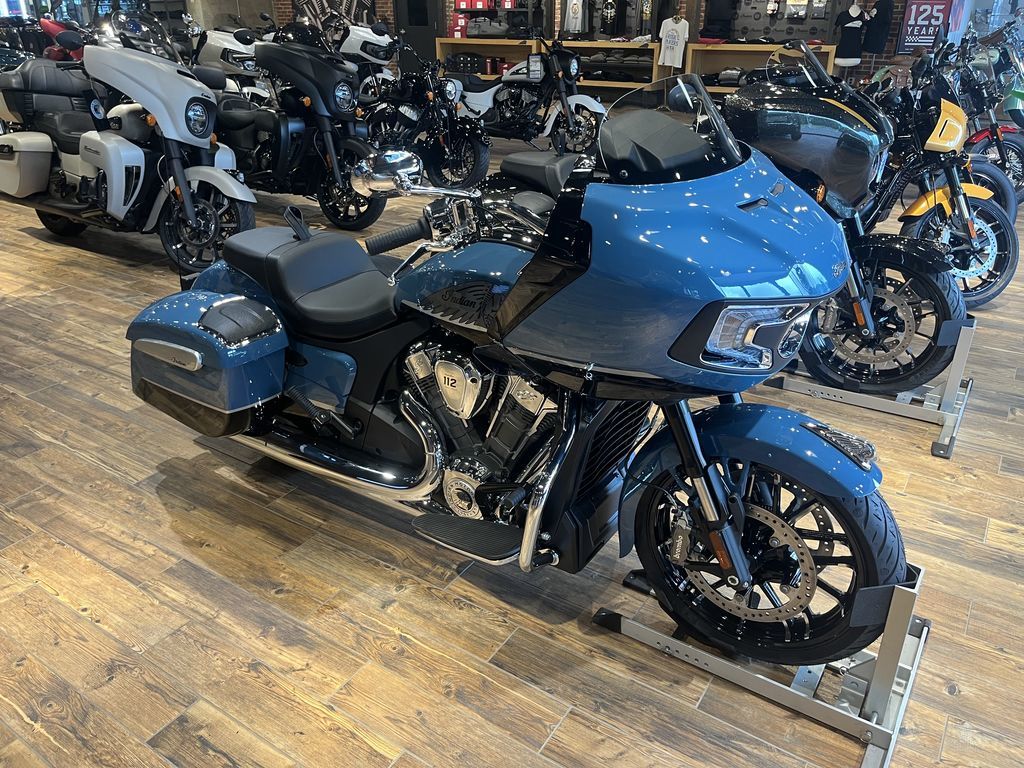 New Indian Motorcycle® Challenger Limited 112 wPowerBand Audio