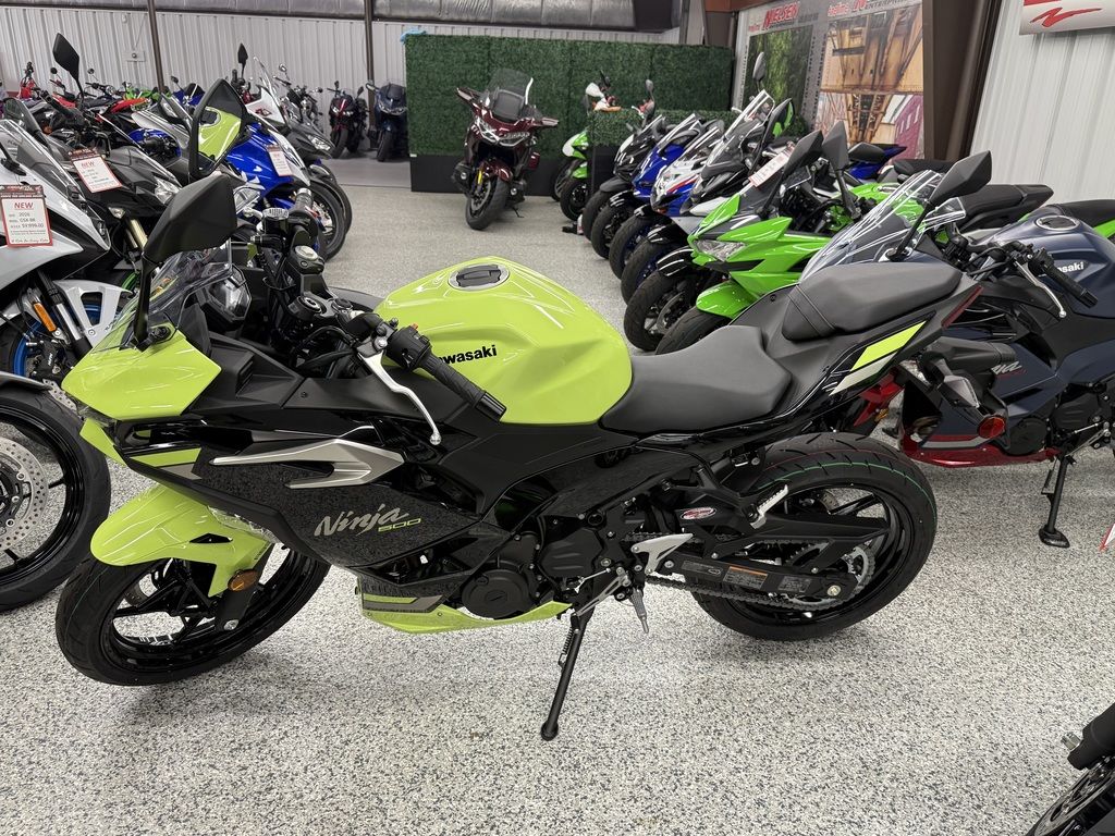 New Kawasaki Ninja 500 ABS Metallic Yellowish GreenEbony 2026 for