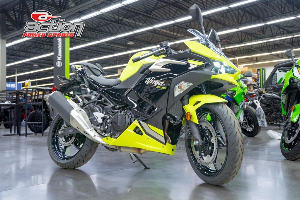 New Kawasaki Ninja 500 ABS Metallic Yellowish GreenEbony 2026 for