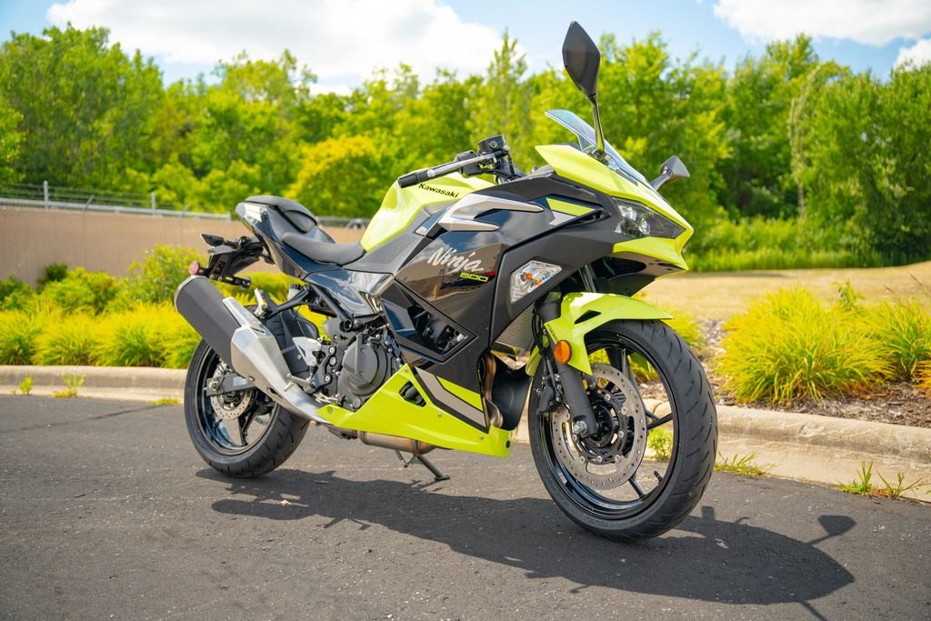 New Kawasaki Ninja 500 ABS Metallic Yellowish GreenEbony 2026 for