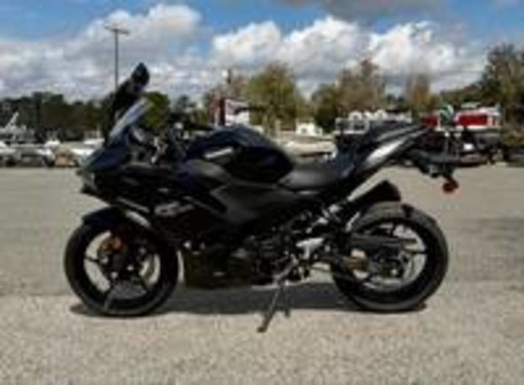 kawasaki-ninja-500-metallic-