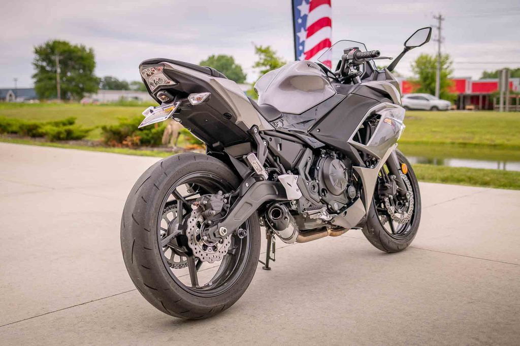 Used Kawasaki Ninja 650 Metallic Graphite GrayMetallic Spark Black