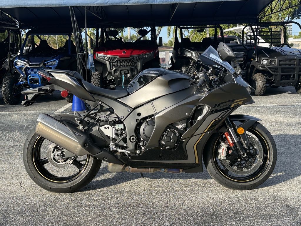 Used Kawasaki Ninja ZX10R 2023 for sale in Pompano Beach, Florida