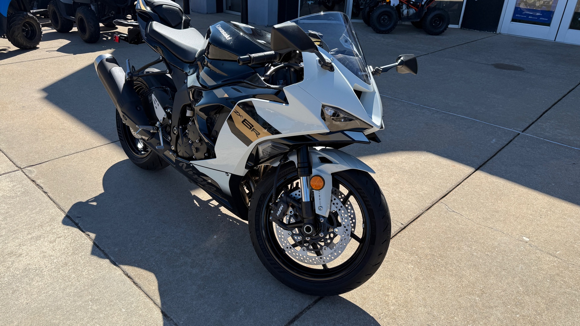 o 2024 Kawasaki Ninja ZX-6R (stock #: 003389) - UsedBikesDirect