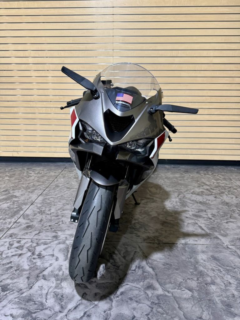 Used Kawasaki Ninja ZX6R Pearl Robotic WhiteMetallic