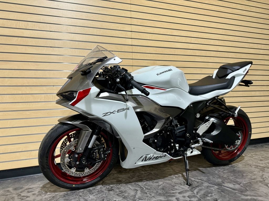 Used Kawasaki Ninja ZX6R Pearl Robotic WhiteMetallic