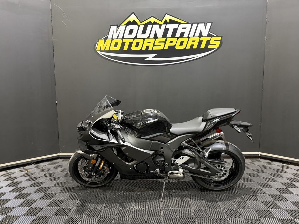 Used Kawasaki Ninja 400 ABS Metallic Carbon GrayMetallic Flat