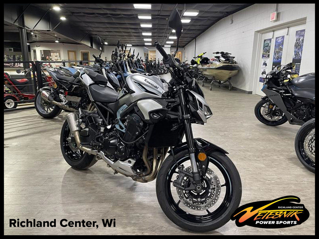 Used Kawasaki Z900 ABS Galaxy SilverMetallic Spark Black 2025 for